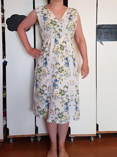 Simple slidser i en sommerkjole – summer dress got side slits